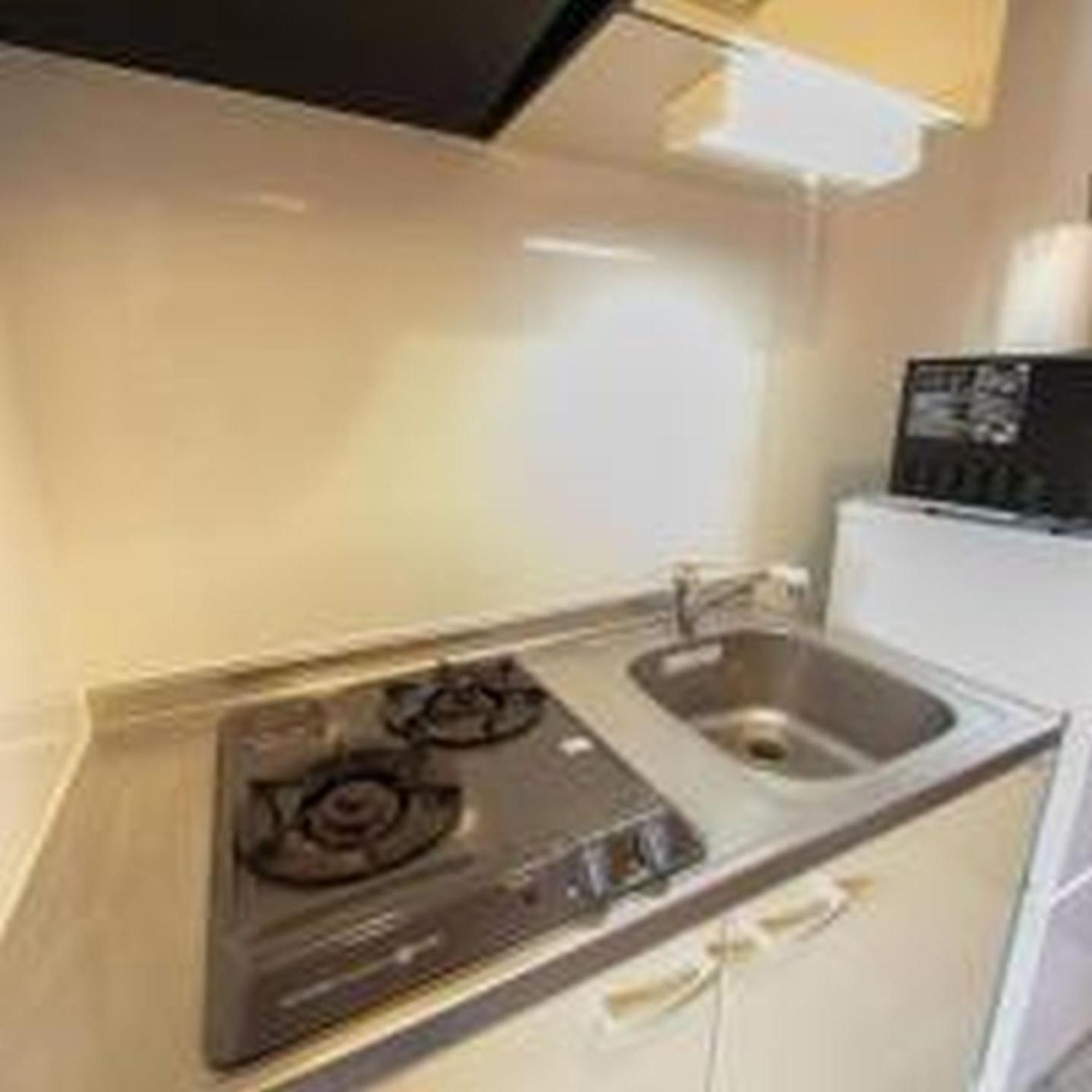 Yuki 702 Apartemen